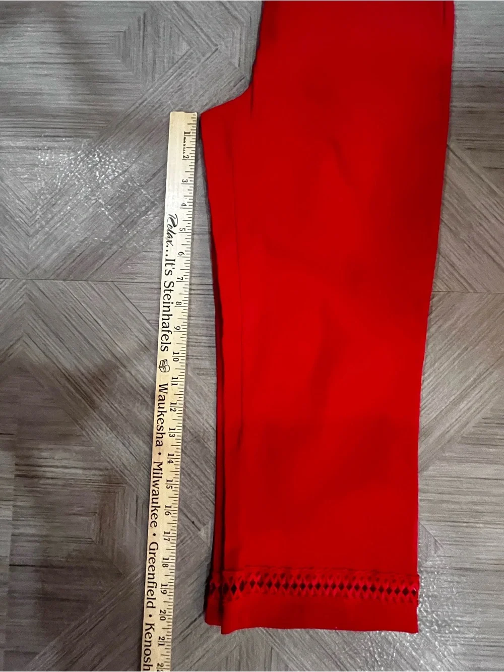 Women's Red Cropped Pants - Sleek Everyday Style